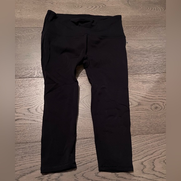 Lululemon capris - Picture 1 of 4